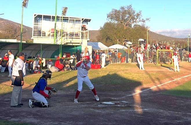 Segundo día de victorias y resultados cerrados en Santo Torneo