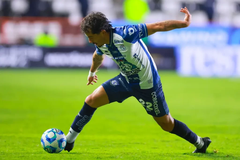 Alan Mozo regresa a entrenar con Pachuca, tras su lesión