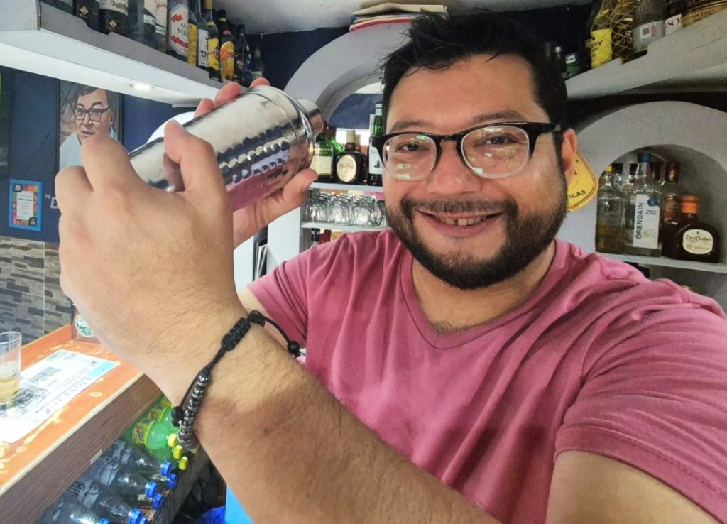 Bares y cantinas buscan de horario en el mundial