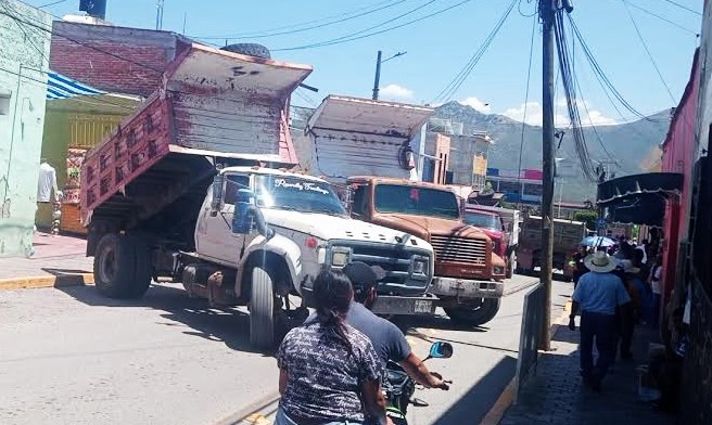 Exigen liberar a dirigente transportista de Zimapán