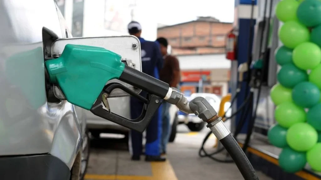 Reducen estímulos a combustibles en junio