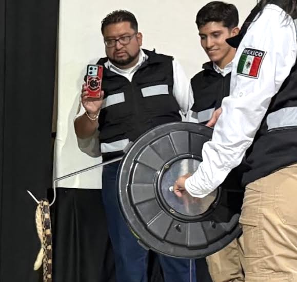 Capacitan en manejo de serpientes en Alfajayucan
