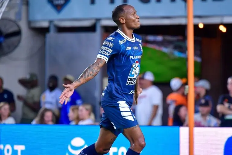 Oficializan las salidas de Quiñonez y Pedraza del pachuca
