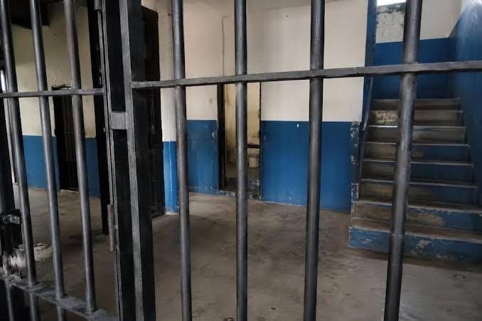 Hallan muerto a un reo en Ixmiquilpan