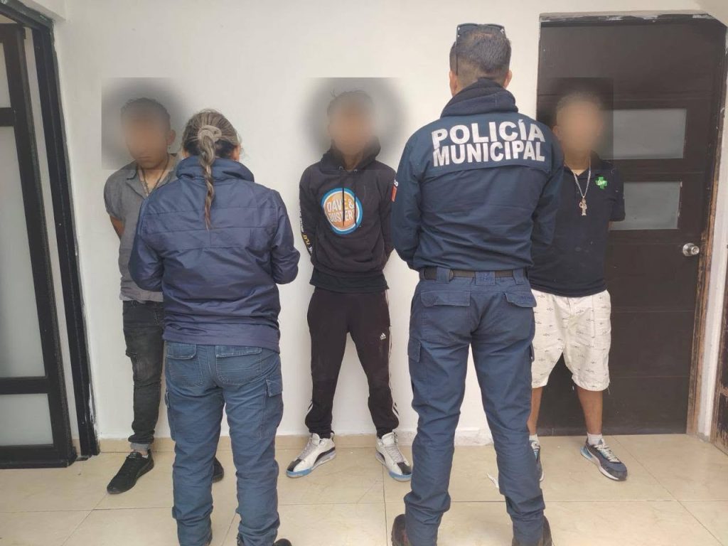 Ocho detenidos por narcomenudeo y robo calificado y amenazas