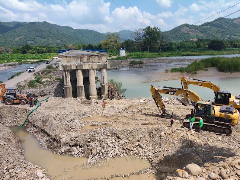 Avanza reconstrucción del puente Río Garcés
