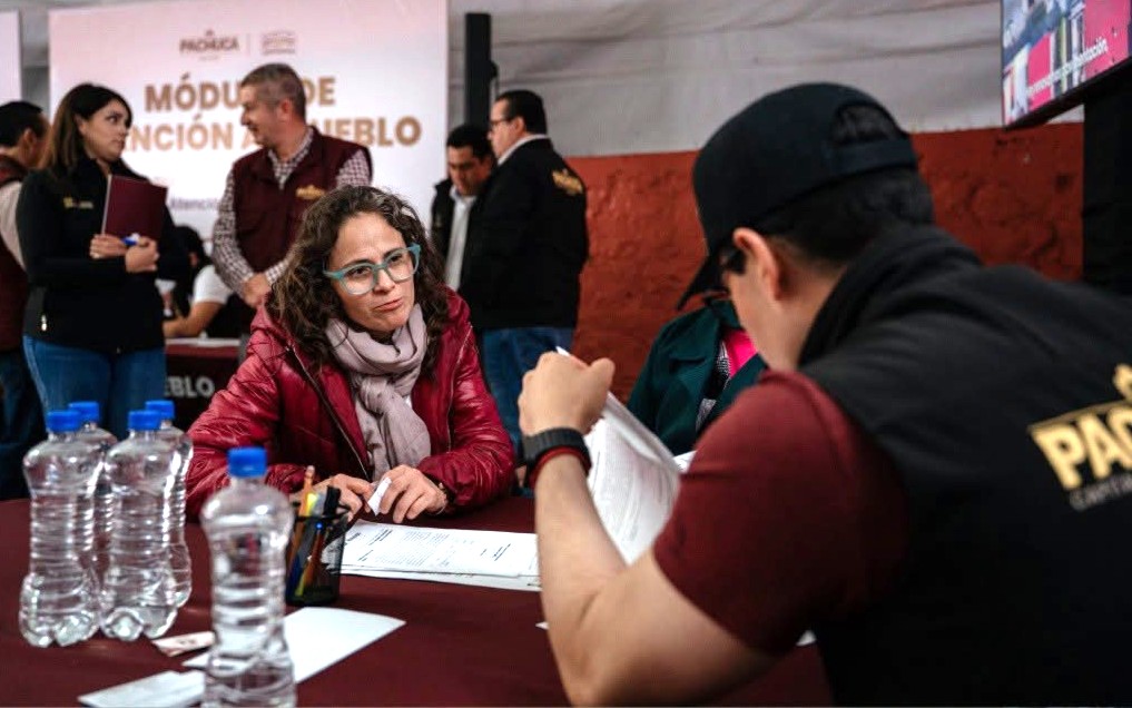 Brindan 246 atenciones en feria de servicio de Pachuca
