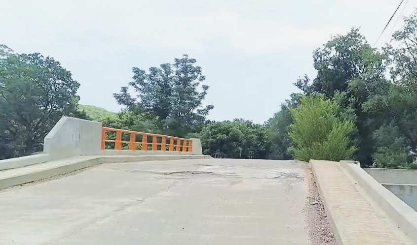 Cierran Cececapa–La Corrala para rehabilitar un puente