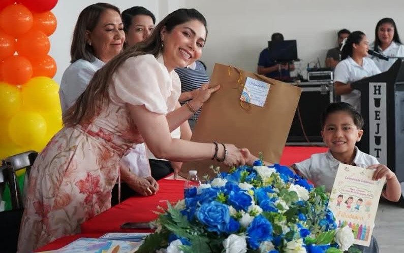 El CAIC de Huejutla celebra graduación