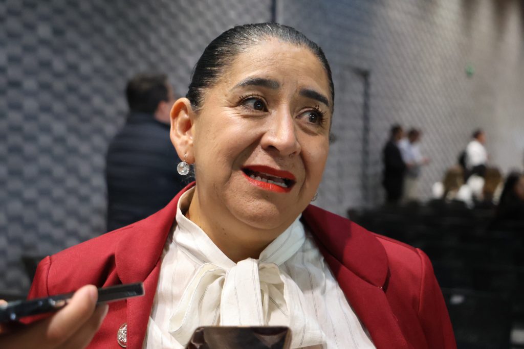 Reforma no bastará para regular Airbnb: Turismo
