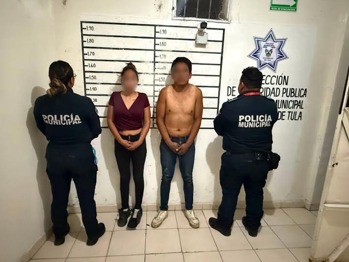 Robaron automóvil y fueron detenidos