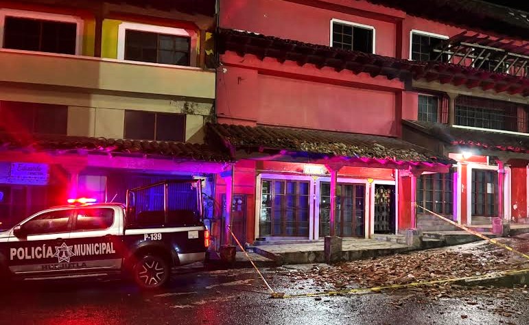 Alarma en Huejutla por el desprendimiento de techado