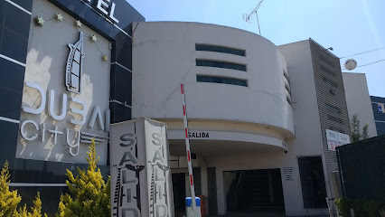 Auto se accidentó al salir de motel