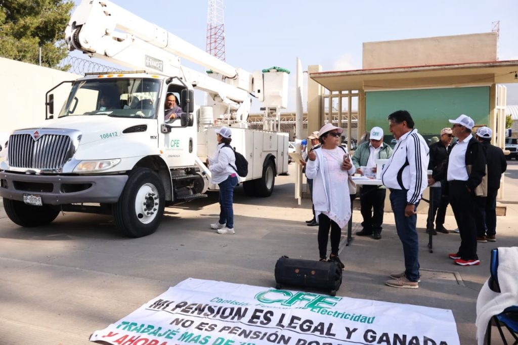Jubilados CFE piden mejores condiciones