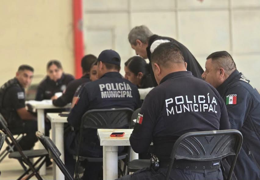 Seguro de vida a bomberos y policías de San Salvador