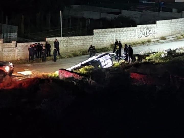 Vuelca patrulla y deja dos agentes lesionadas