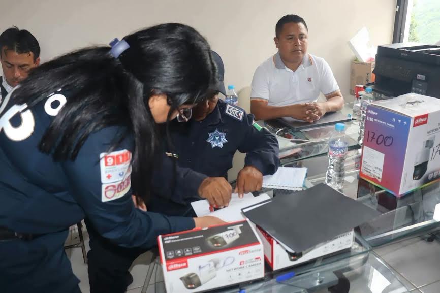 Xochiatipan fortalece su seguridad con cámaras