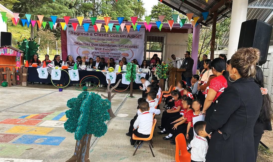 Entregan 50 árboles a preescolar indígena