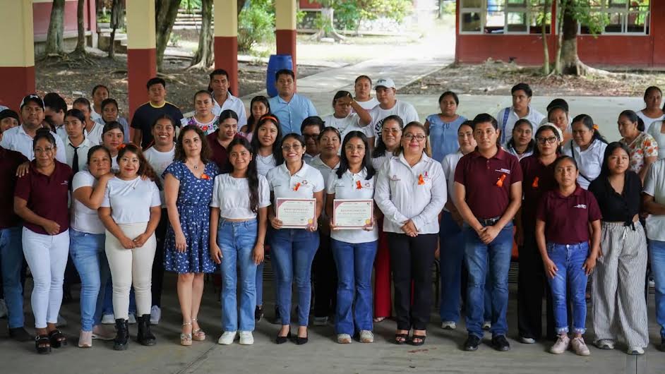 Impulsan los derechos humanos entre docentes